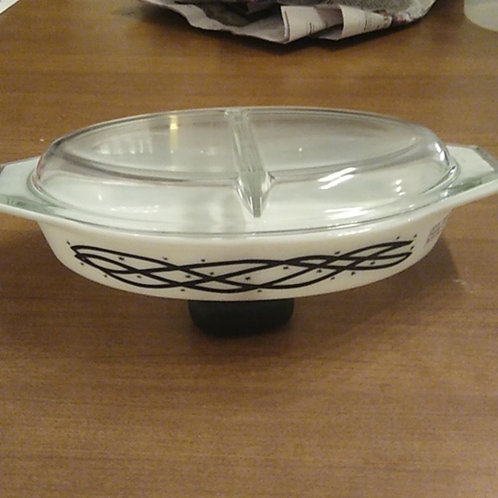 Pyrex 1958 Promo Divided Dish Barbed Wire with Divided Lid Cottagecore